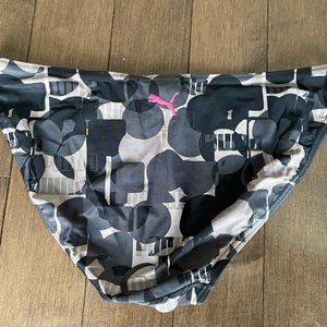 Set of 4 bikini bottoms - including Puma and Design Lab - never been worn.